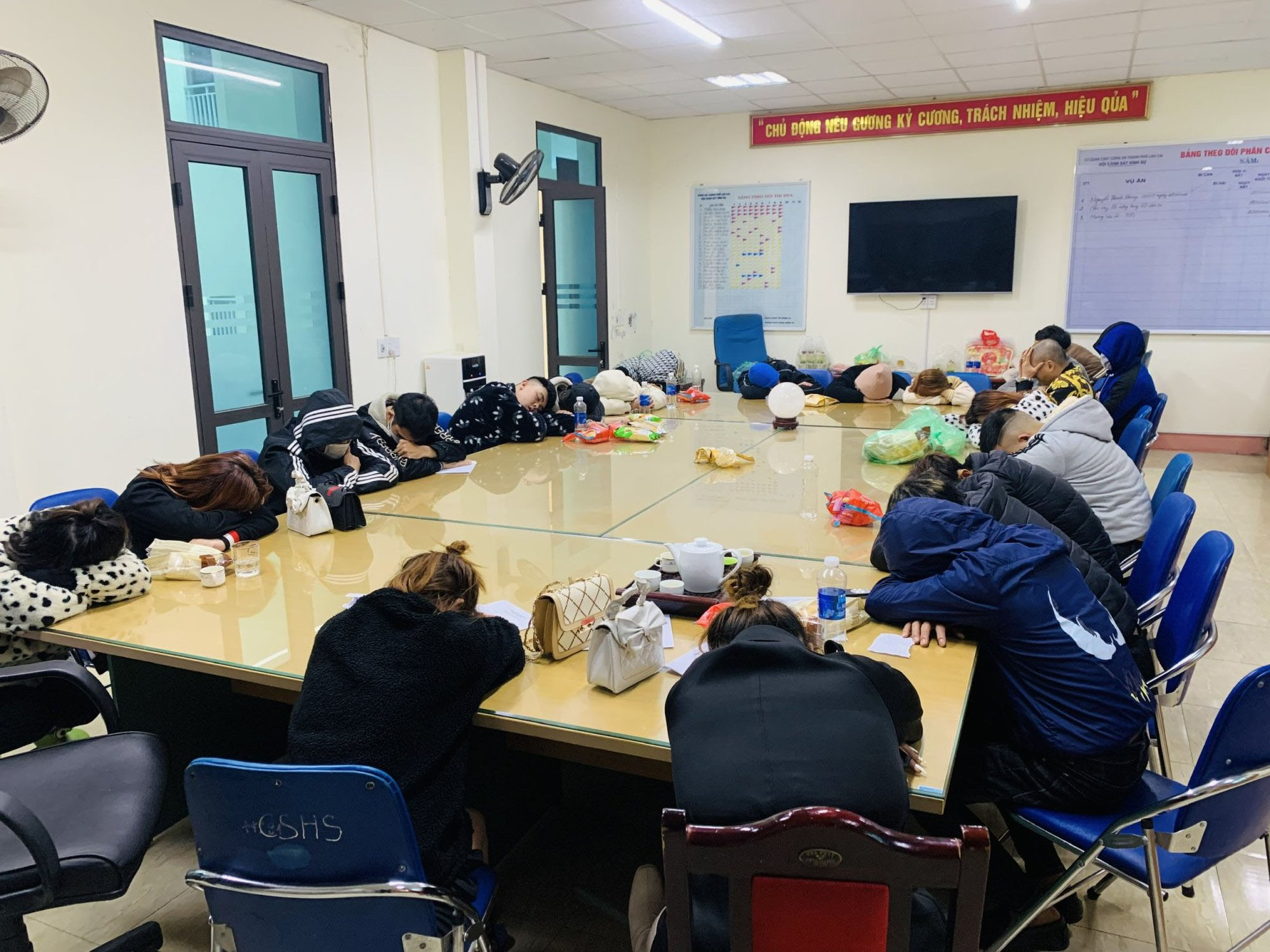 Gần 1 vạn người bán dâm trên cả nước, hình thức sugar baby- sugar daddy ngày càng phổ biến-1