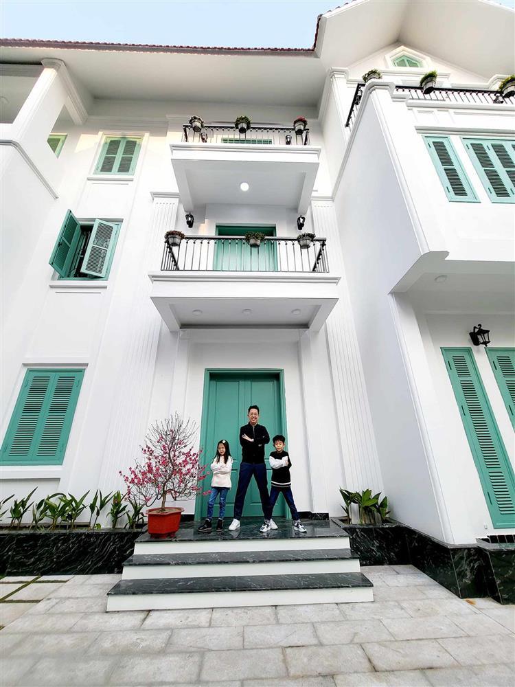 Choáng ngợp biệt phủ siêu to vừa hoàn thiện BTV đình đám VTV-4