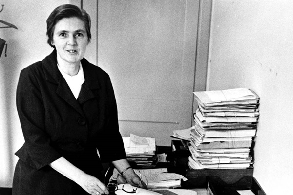 Mẹ bầu ôm mặt khóc khi biết thai nhi 34 tuần tuổi bị đục thủy tinh thể: Bác sĩ chỉ ra việc quan trọng cần làm-3