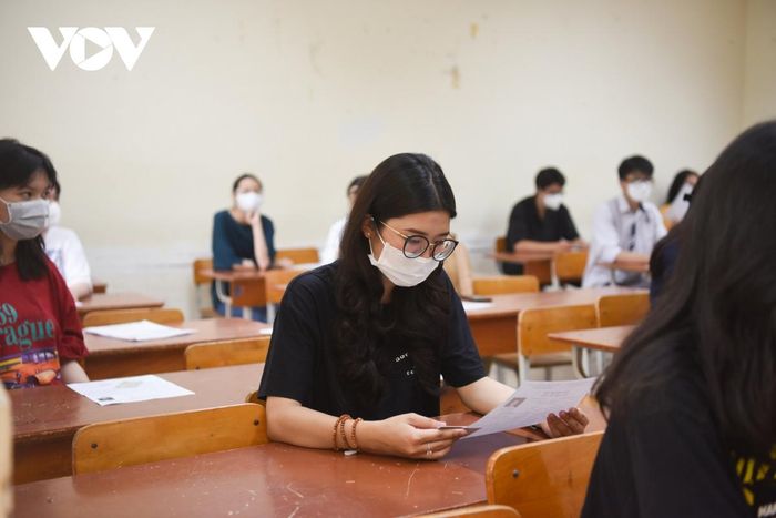 Tuyển sinh lớp 10: Nhân đôi điểm môn văn, toán có còn phù hợp?-1