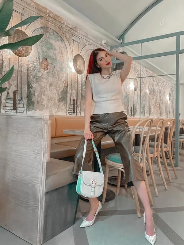 Ngoài dinh thự dát vàng, vợ chồng Lan Khuê giàu cỡ nào?-9