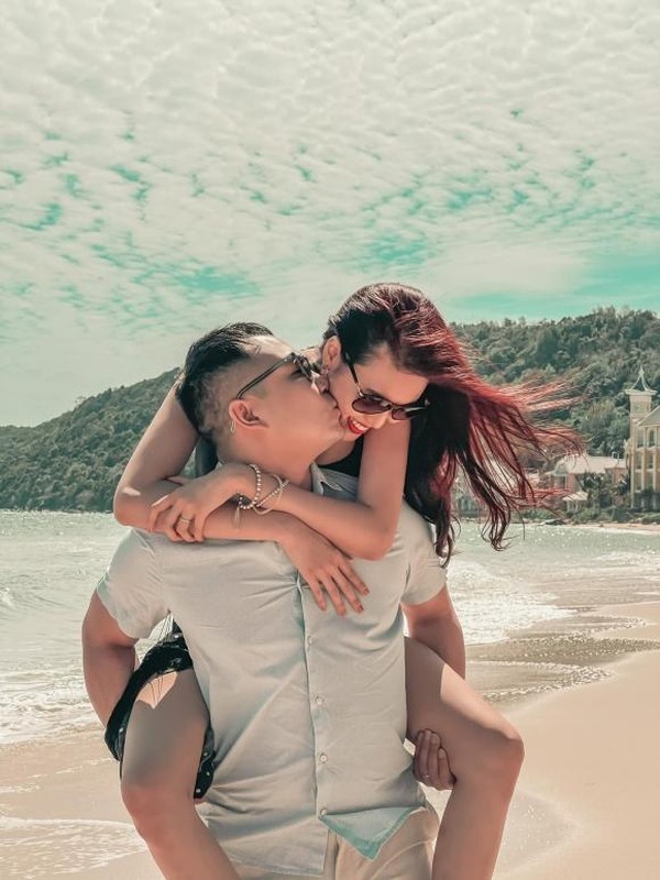 Ngoài dinh thự dát vàng, vợ chồng Lan Khuê giàu cỡ nào?-10