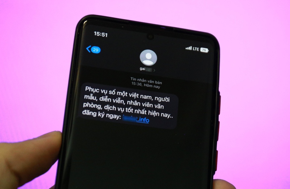 Làm gì khi nhận được tin nhắn ‘Tình 1 đêm’-1