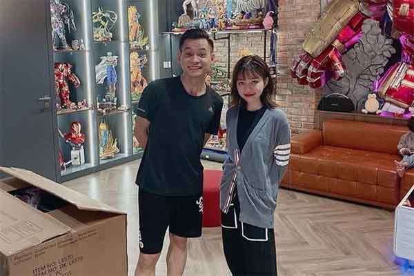 Không ai chịu ai, MisThy và Linh Ngọc Đàm thi nhau tình tứ bên người yêu trong đám cưới streamer đàn anh-5