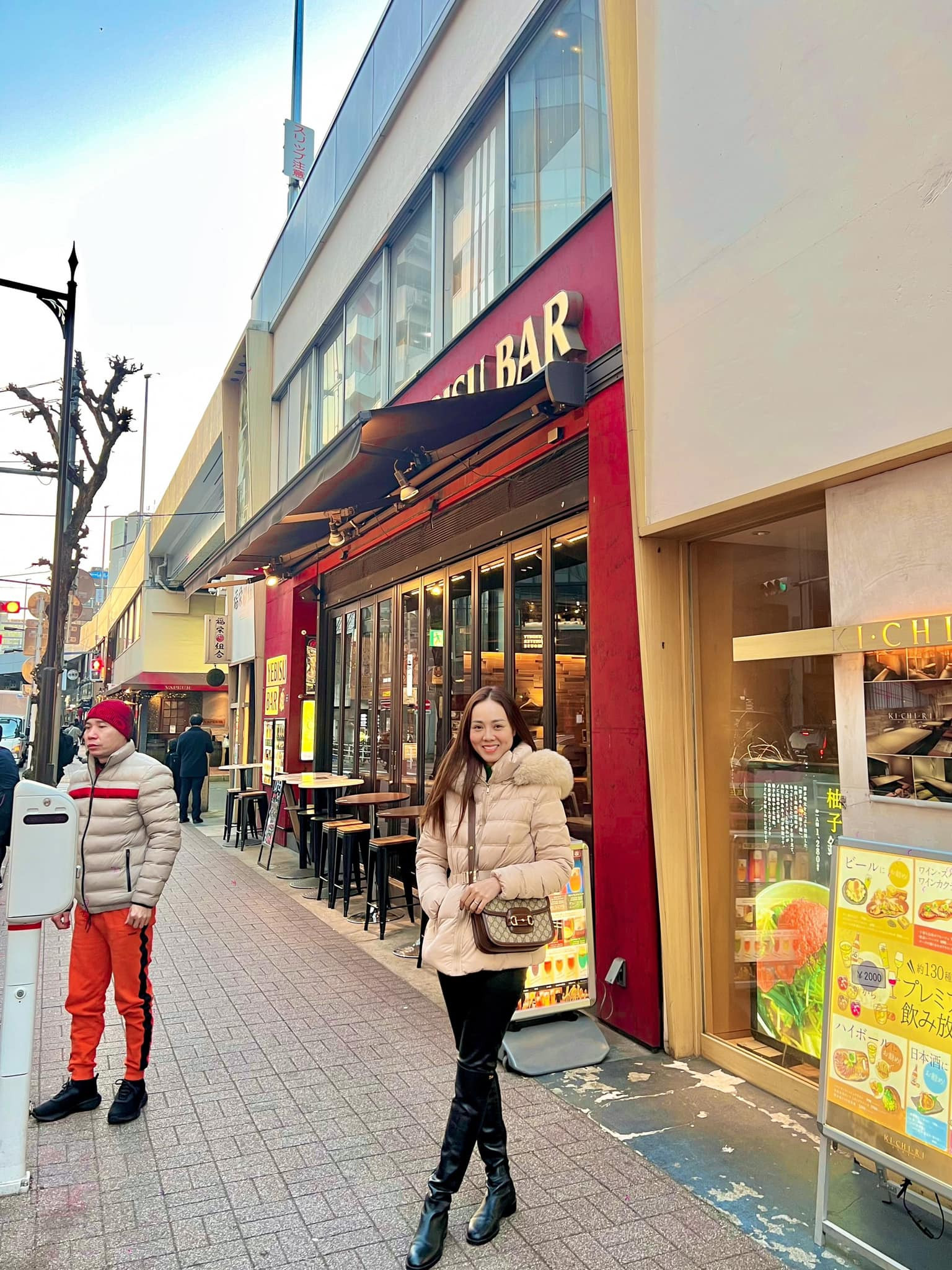 Vợ tiếp tục đưa NSND Công Lý sang Nhật Bản chữa bệnh-2