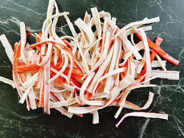 Dùng thanh cua làm snack giòn thơm chỉ trong 4 bước, để cả tuần vẫn ngon như mới-1