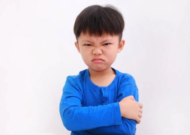 Chuyên gia: Trẻ con có biết gì đâu hay lời bao biện của cha mẹ, tự đánh tráo khái niệm nạn nhân và chối bỏ trách nhiệm dạy con?-1