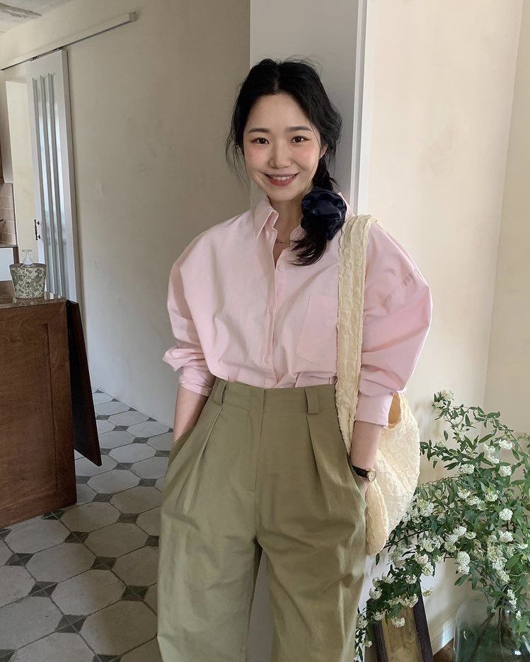 5 kiểu áo sơ mi nàng công sở nên kết thân-9