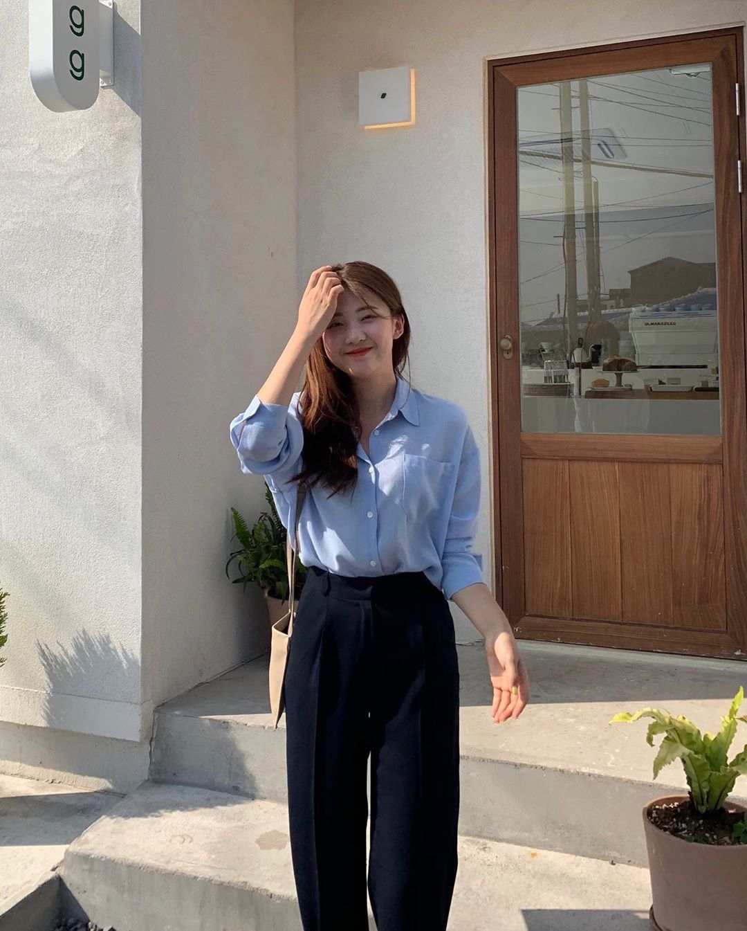 5 kiểu áo sơ mi nàng công sở nên kết thân-10