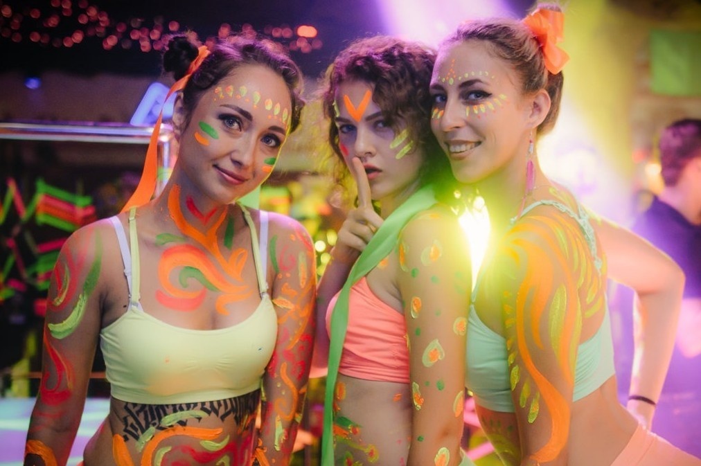 Vì sao người trẻ thích đi bar, pub-1