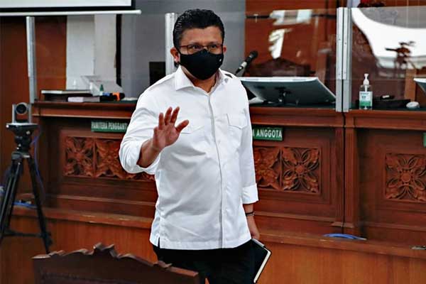 Tướng cảnh sát dựng màn kịch giết cận vệ vì vụ ngoại tình của vợ-1