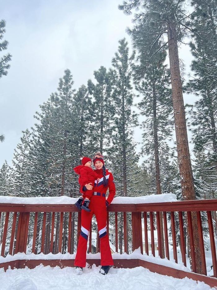 Hoa hậu Phạm Hương gặp sự cố khi trượt tuyết khiến dân tình xôn xao-2