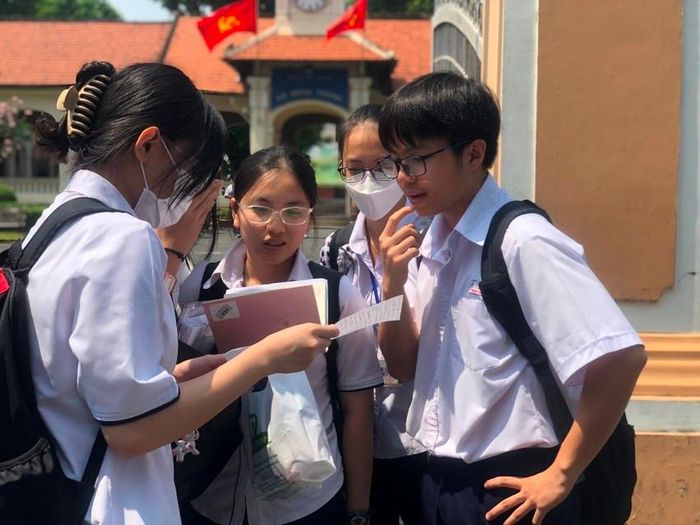 Hữu xạ tự nhiên hương xuất hiện trong đề thi văn học sinh giỏi quốc gia-2