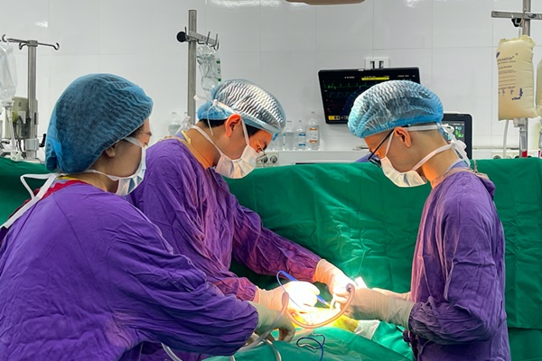 Lần đầu tiên Việt Nam ghép thành công tim, thận cùng lúc cho một bệnh nhân-1