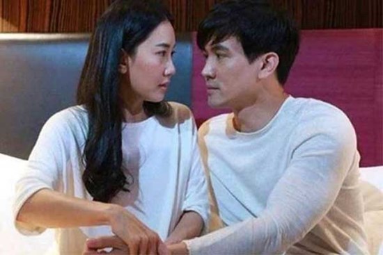 Lấy chồng U50 giàu có, đêm tân hôn anh cho xem video mà tôi lạnh sống lưng chỉ muốn ly hôn