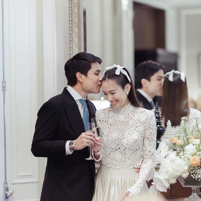 Hoa hậu chuyển giới đẹp nhất Thái Lan đội vương miện vàng ở lễ cưới-3