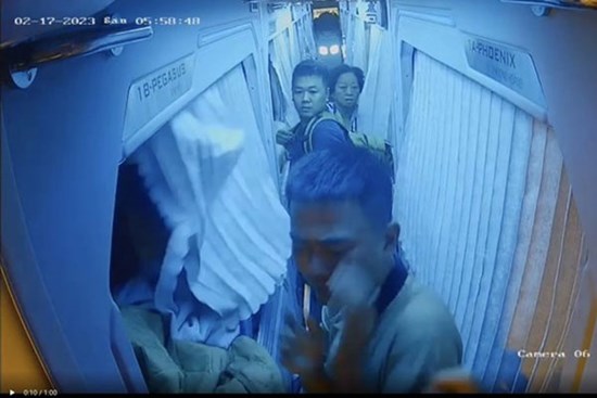 Triệu tập nữ hành khách gọi người đánh tài xế vì không cho đi vệ sinh trên cao tốc