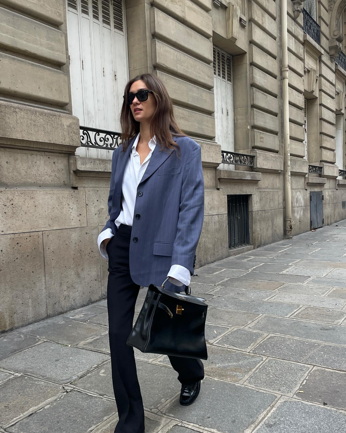 Diện áo sơ mi sành điệu và thanh lịch như phụ nữ Pháp-8