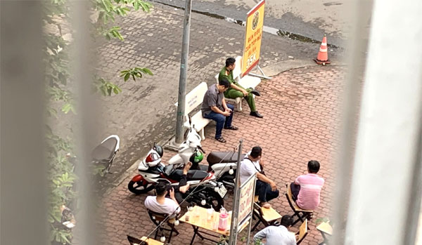 Cảnh sát thu giữ nhiều thùng tài liệu tại nơi ở của bà Hàn Ni-2