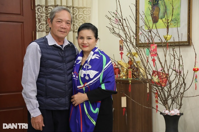 Chuyện tình duyên lận đận ngoài đời thực của bố chồng khó tính Quốc Trị-4