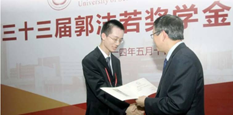 Bị bạn bè xa lánh, thần đồng 22 tuổi trở thành nhà khoa học nổi tiếng-2