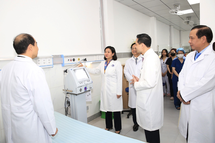 Chú trọng chuyển đổi số, nâng cao chất lượng khám chữa bệnh-4