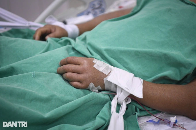 Báo động cúm gia cầm: Bác sĩ chỉ nguồn lây nguy hiểm từ món khoái khẩu-2