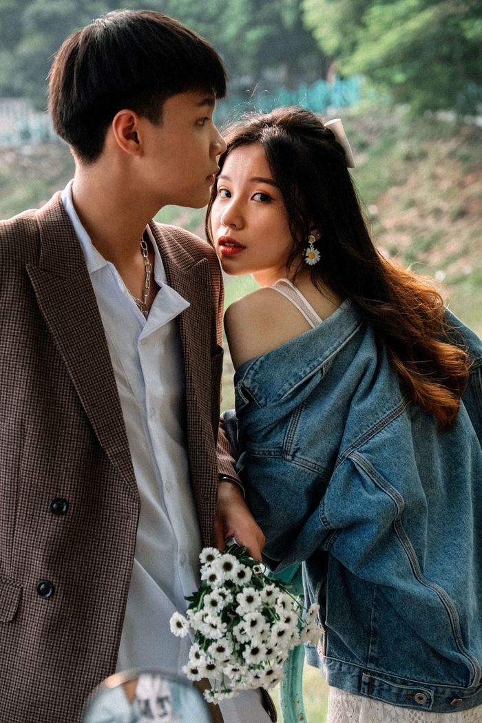 Vừa được cầu hôn hôm trước, hôm sau tôi đã phải trả lại nhẫn, chuyển chỗ ở chỉ vì...-1