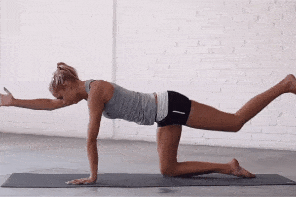 Tư thế yoga đảo ngược có tác dụng tăng lưu thông, xả stress nhưng 3 nhóm người không nên tập-6