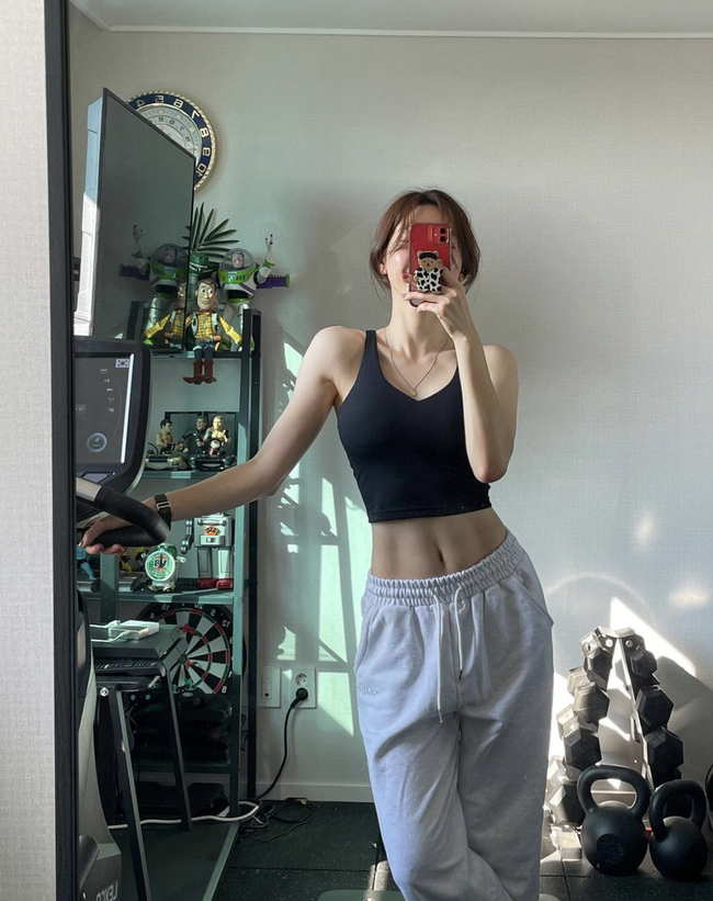 8 động tác yoga siết cơ bụng, giúp chị em có vòng bụng săn chắc ngay tại nhà-1