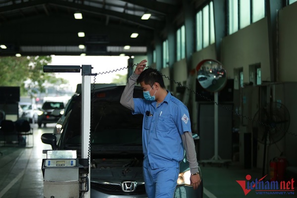 12 đăng kiểm viên tại Hà Nội bị khởi tố nhưng vẫn đang làm việc-3