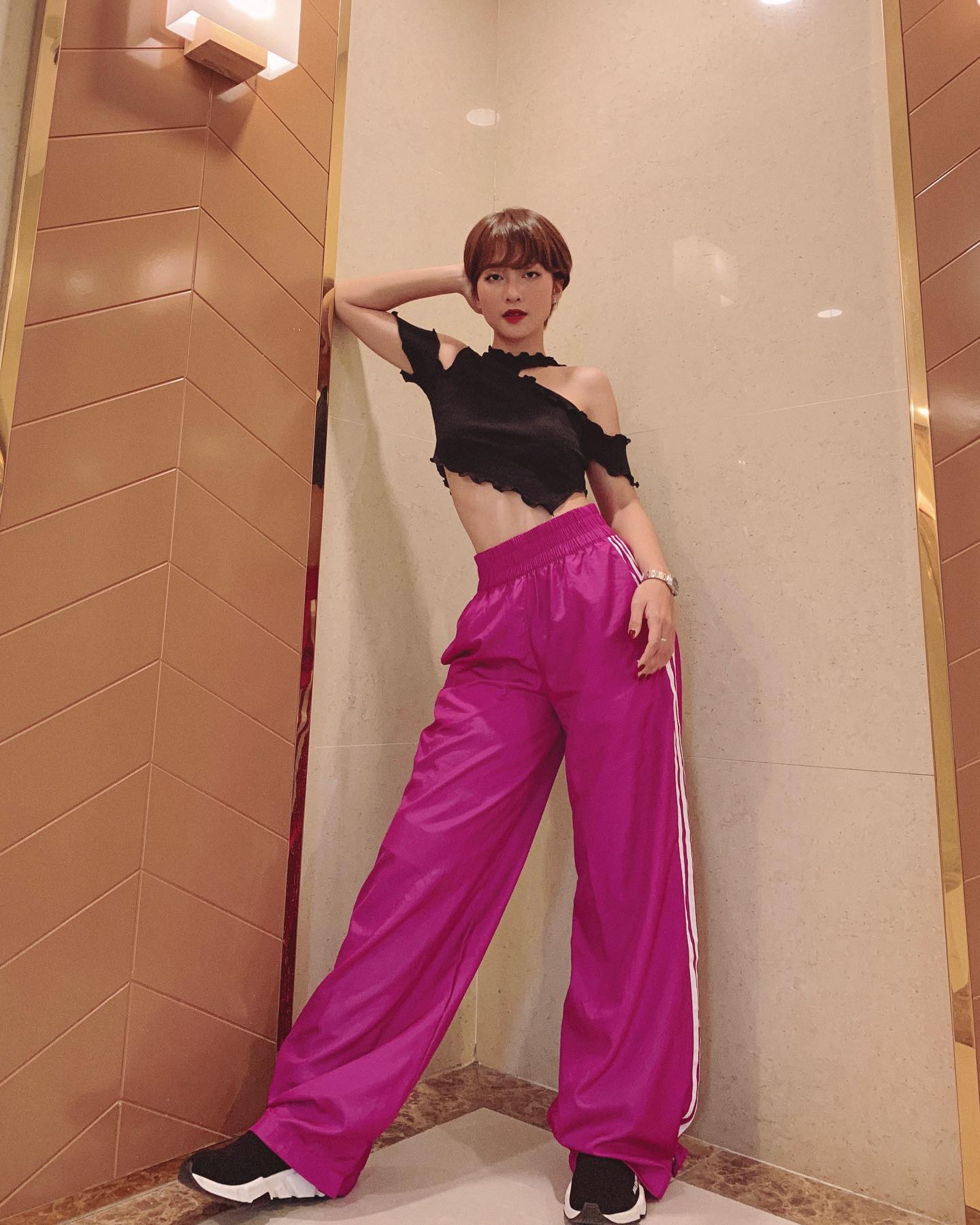 Khả Ngân gợi ý loạt cách diện đồ màu nổi sành điệu, tinh tế-6