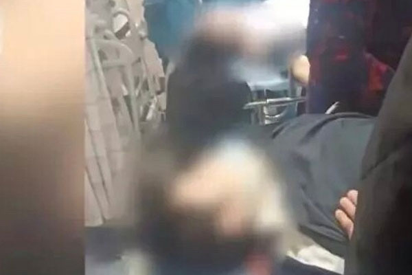 Học sinh lớp 3 ngất xỉu tại sân trường rồi tử vong-1