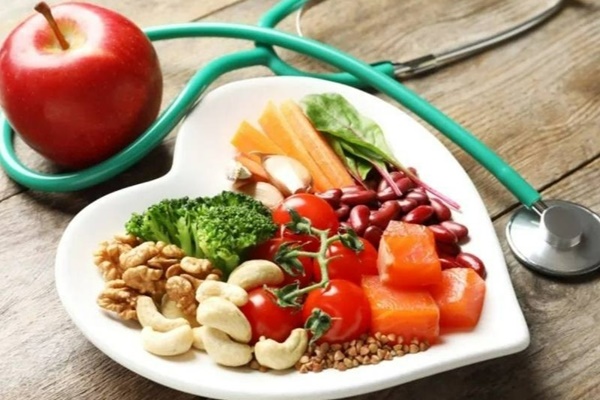 7 thói quen ăn uống giúp kiểm soát huyết áp cao-1