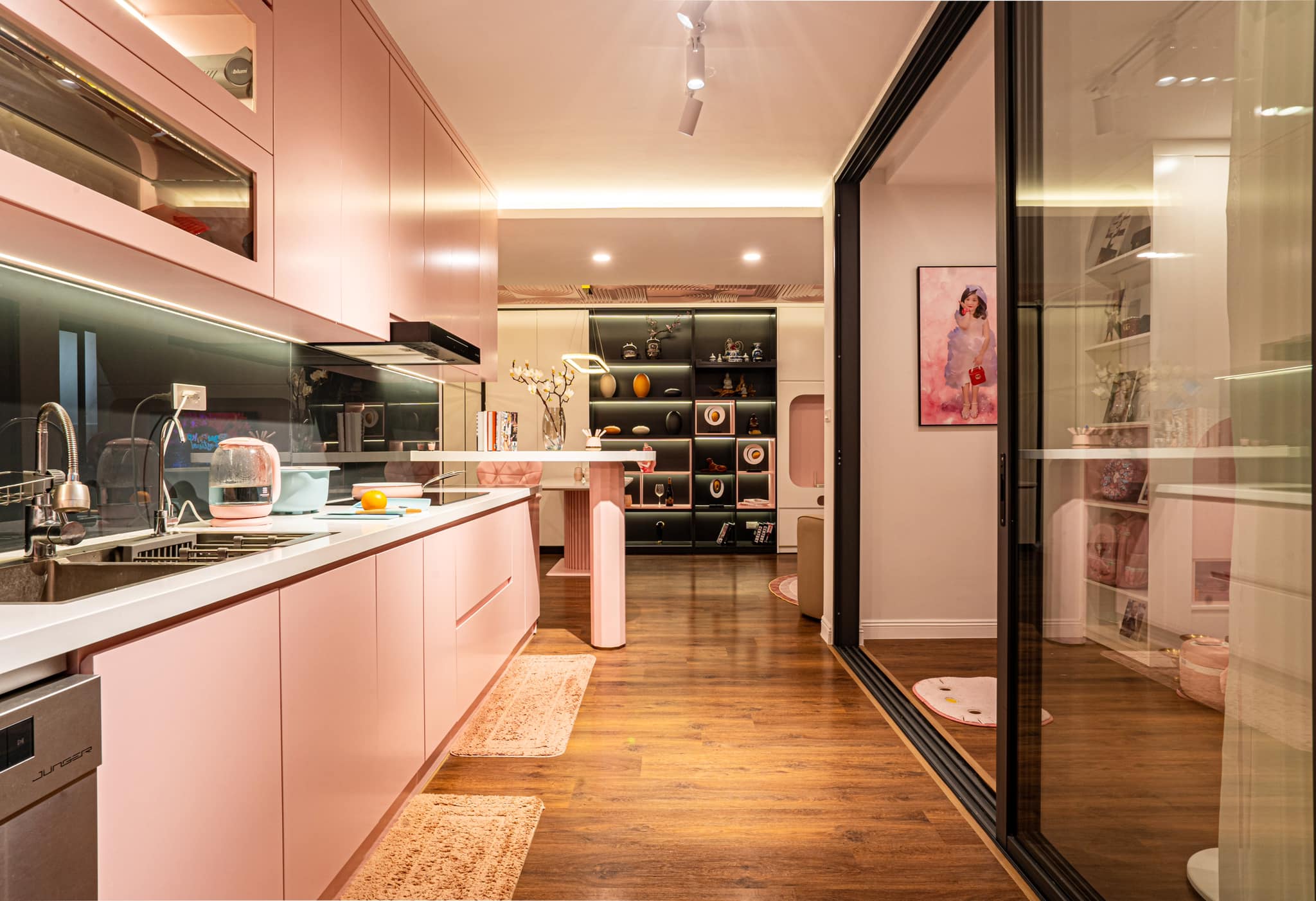 Đốn tim không gian sống siêu đẹp cho người yêu thích màu hồng, góc nào cũng khéo léo mà không lo sến-1