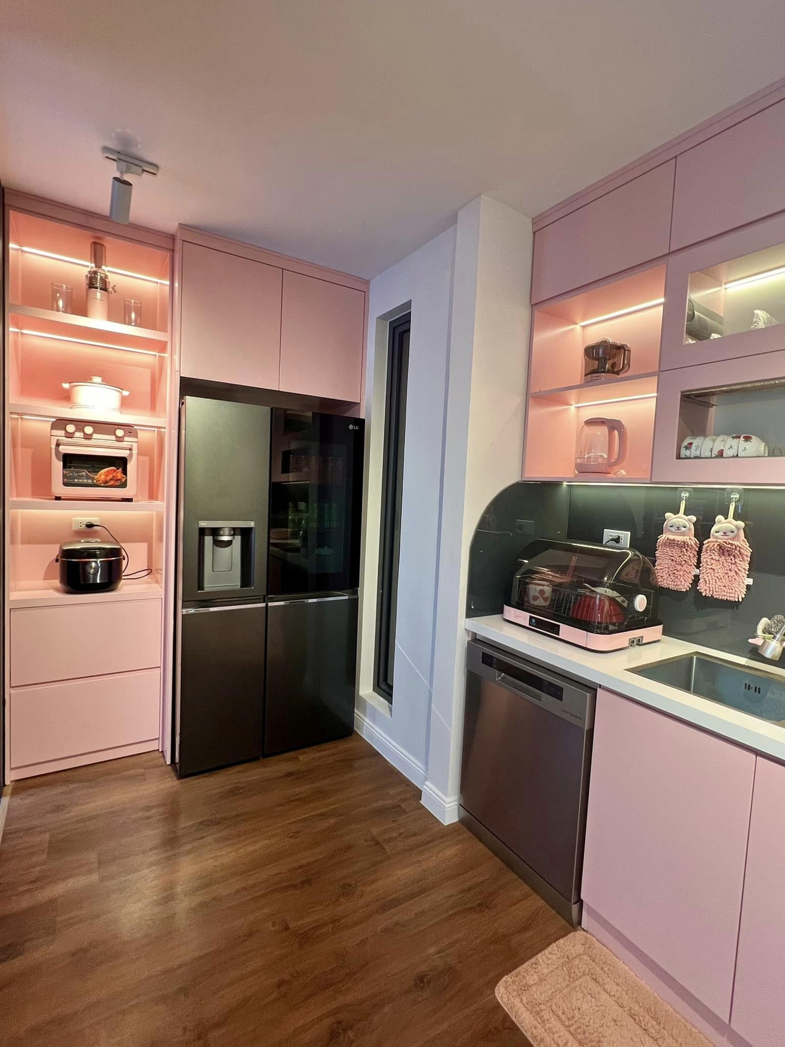 Đốn tim không gian sống siêu đẹp cho người yêu thích màu hồng, góc nào cũng khéo léo mà không lo sến-3