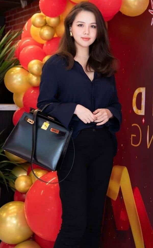 Phanh Lee hiếm khi dự sự kiện, nhan sắc bị soi qua hình chụp lén-2