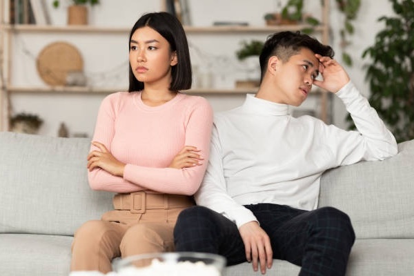 Khi bị người yêu kiểm soát trên mạng xã hội-1