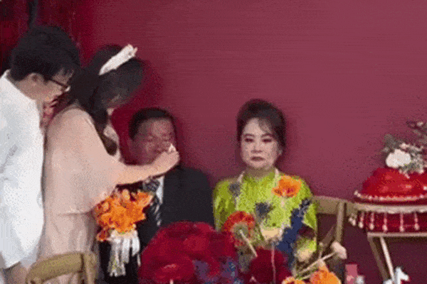 Cặp đôi nhận hồi môn khủng 100 tỷ, được khen vì điều này-11