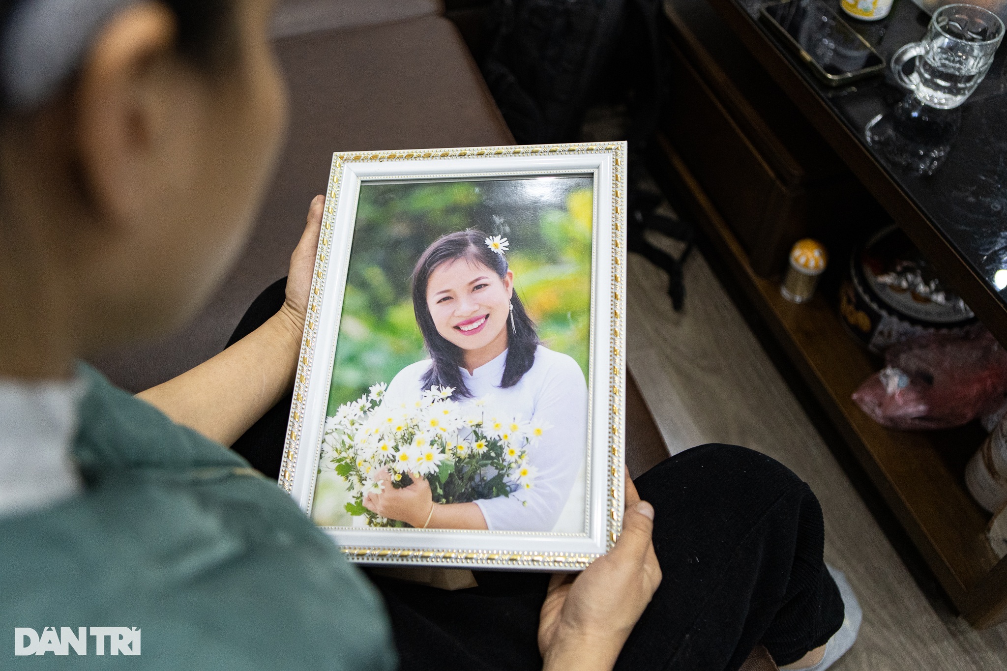 Chuyện về người phụ nữ ở Hà Nội hai lần chụp ảnh thờ cho chính mình-5