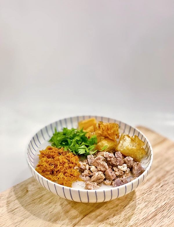 Đan Lê vào bếp nấu cháo sườn hấp dẫn thơm ngon xuất sắc, ai cũng tấm tắc khen đã xinh còn khéo-2