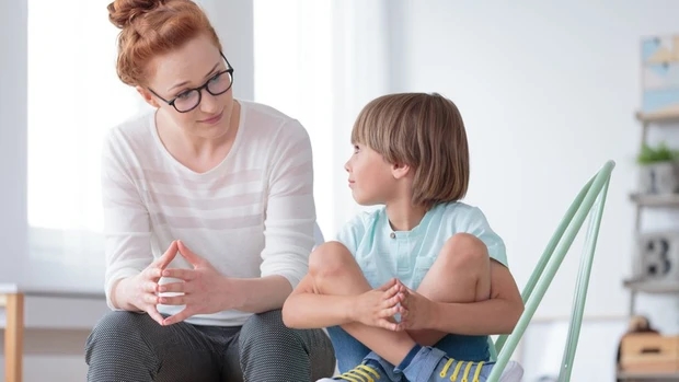 7 hành vi của cha mẹ có thể gây tổn thương lòng tự trọng của con-1