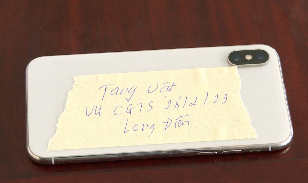 Vừa ra tù 2 tuần, người đàn ông lại đi cướp điện thoại-2