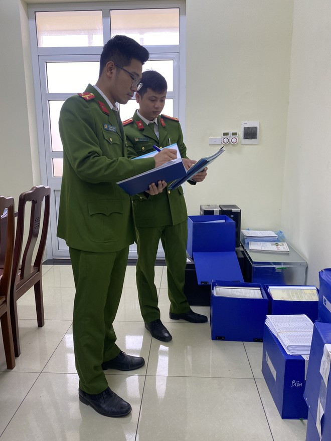 Bắt 2 phó giám đốc Trung tâm đăng kiểm 29-21D ở Hà Nội-2