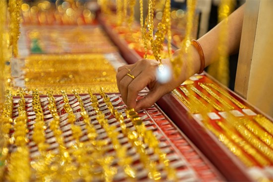 Giá vàng hôm nay 2/3: Vàng hồi phục sau tháng tồi tệ nhất kể từ giữa năm 2021