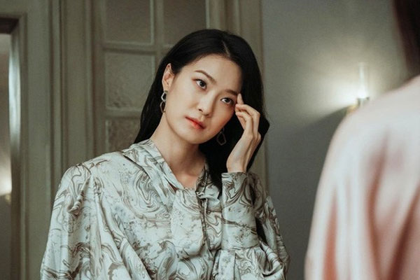 Đi công tác về, mở lồng bàn thấy đĩa cơm rang cháy khét vợ làm, tôi hạnh phúc bật khóc-2