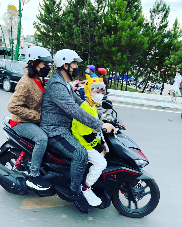 Bố mẹ Minh Nhựa hơn 40 năm chung sống hạnh phúc-4