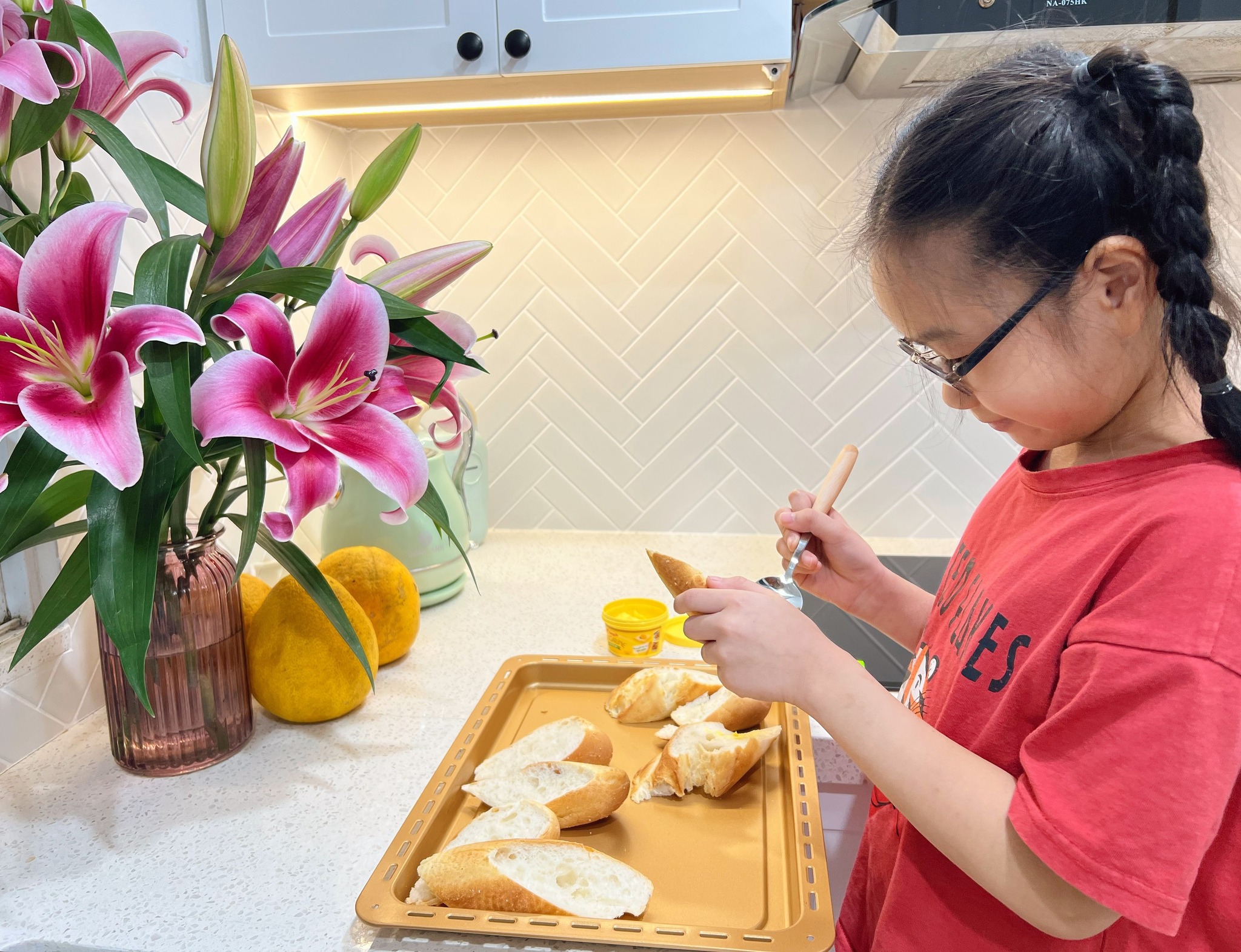 Hô biến căn tập thể cũ kỹ thành tổ ấm siêu đáng yêu, đẹp dịu dàng và ấm áp đến bất ngờ-18