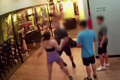 Cô gái bị hành hung ở phòng gym vì dùng máy tập quá lâu-1