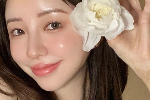 Dùng serum vitamin C là điều quan trọng số 3 giúp da căng sáng-4